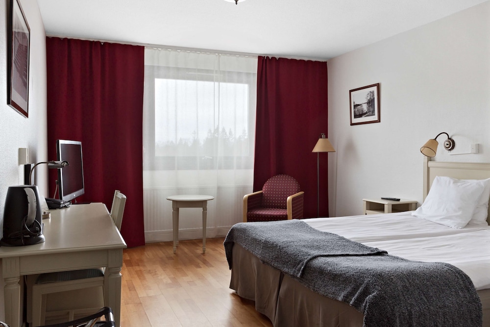 Standard Room, 1 Double Bed, Non Smoking - Photo 1