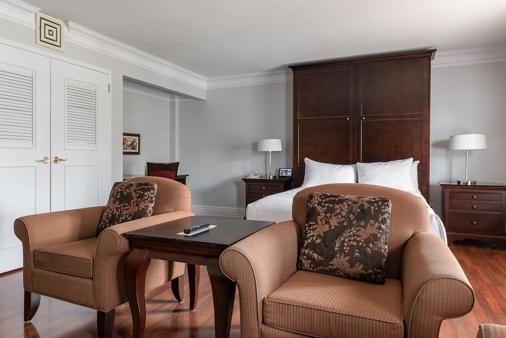 Classic Queen Suite Plus, 1 Queen Bed - Photo 4