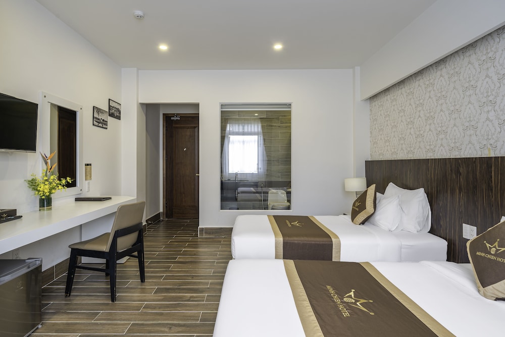Premium Twin Room - Photo 6