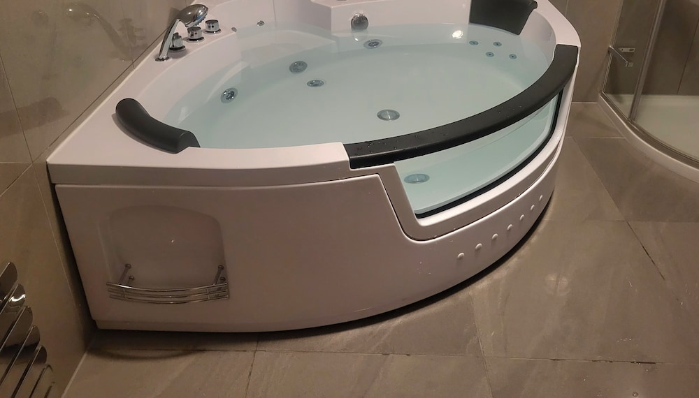 Double Room (King Ensuite Spa Room) photo 1