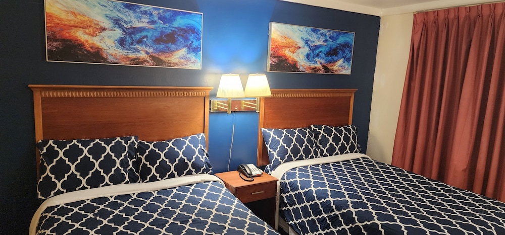 Deluxe Room, 1 Queen Bed photo 2