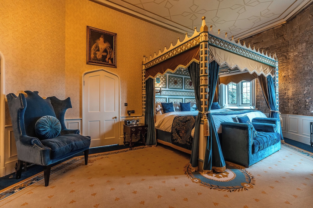 Suite (Catherine of Aragon Tower) photo 1