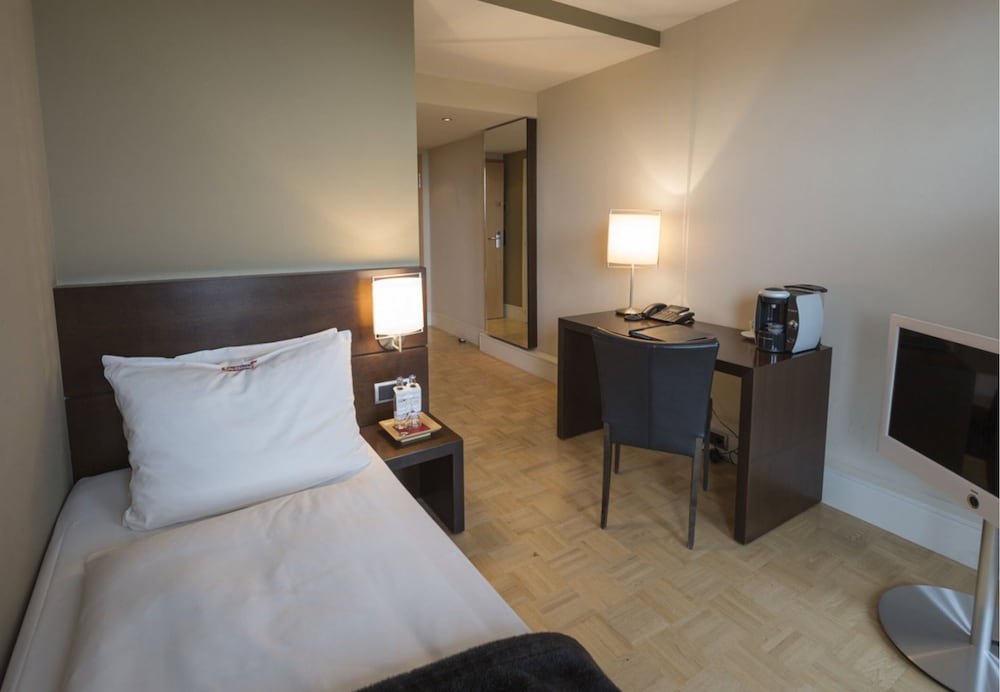 Single Room (Cube) photo 1