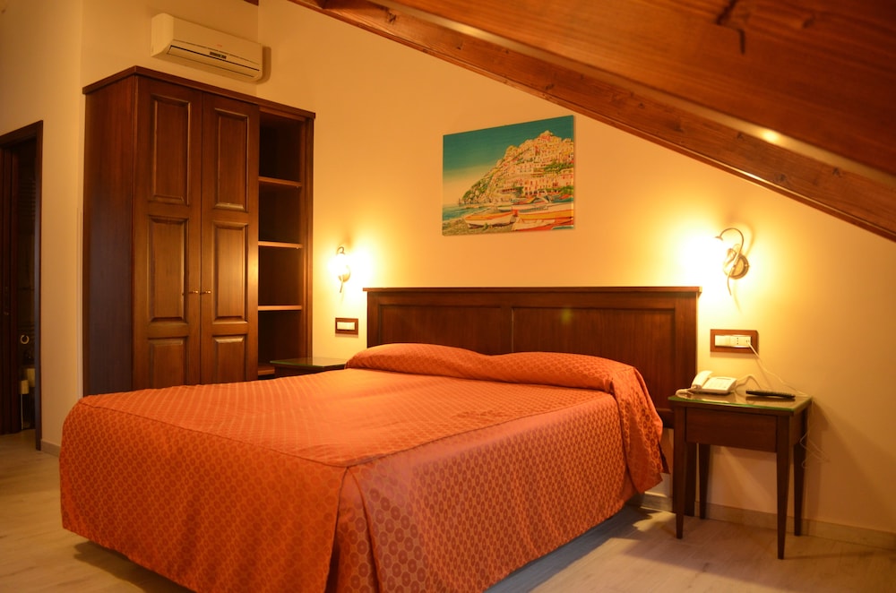 Standard Double Room, 1 Queen Bed photo 2