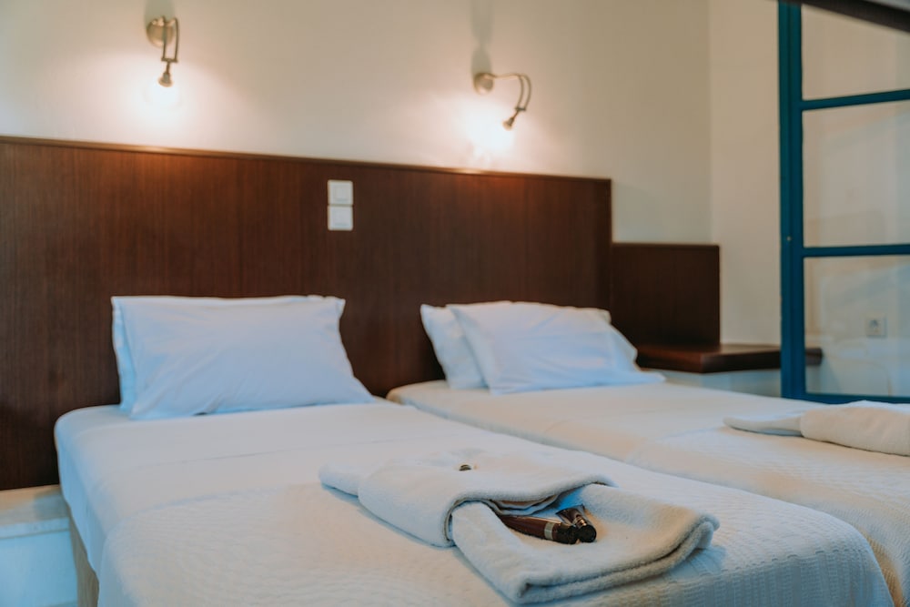 Double or Twin Room, Partial Sea View photo 3