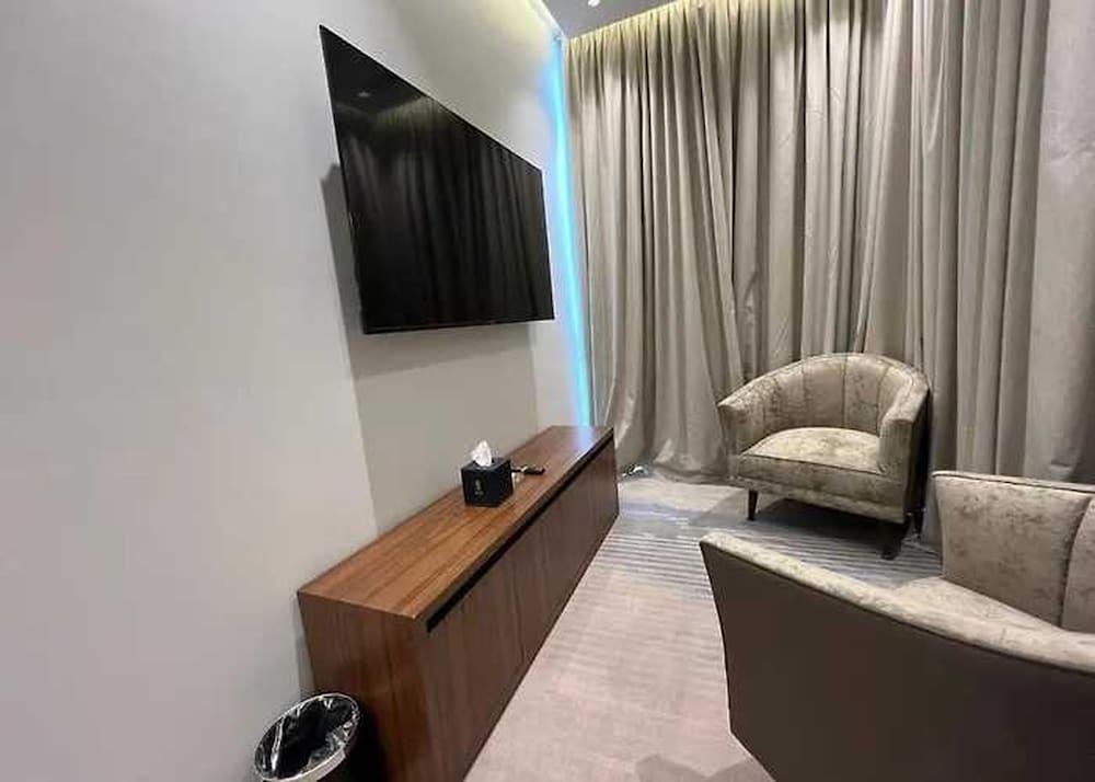 Junior Suite, 1 King Bed