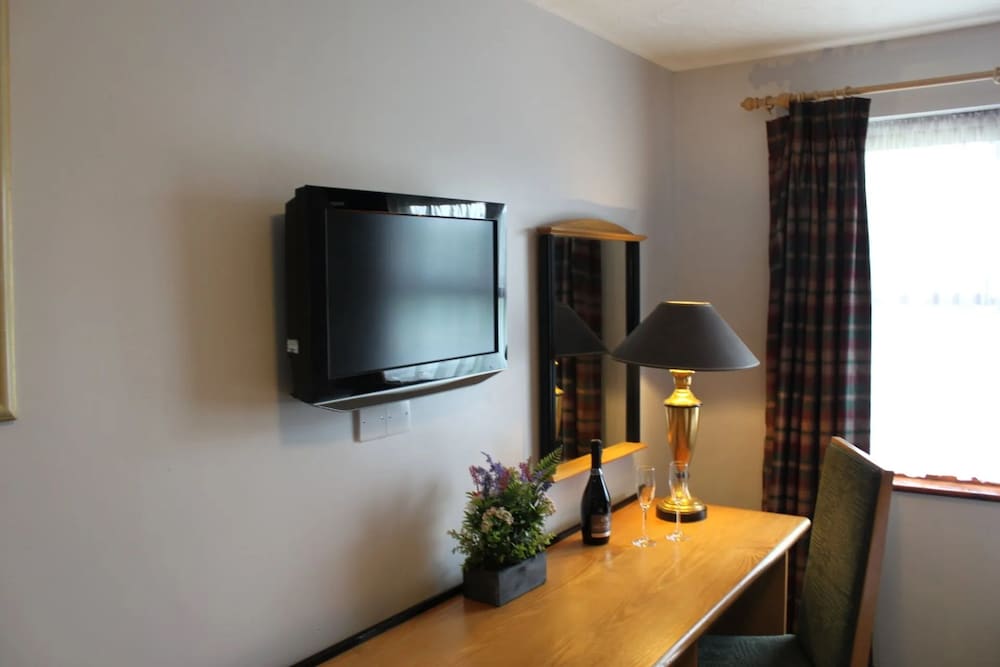 Premier Family Room photo 2