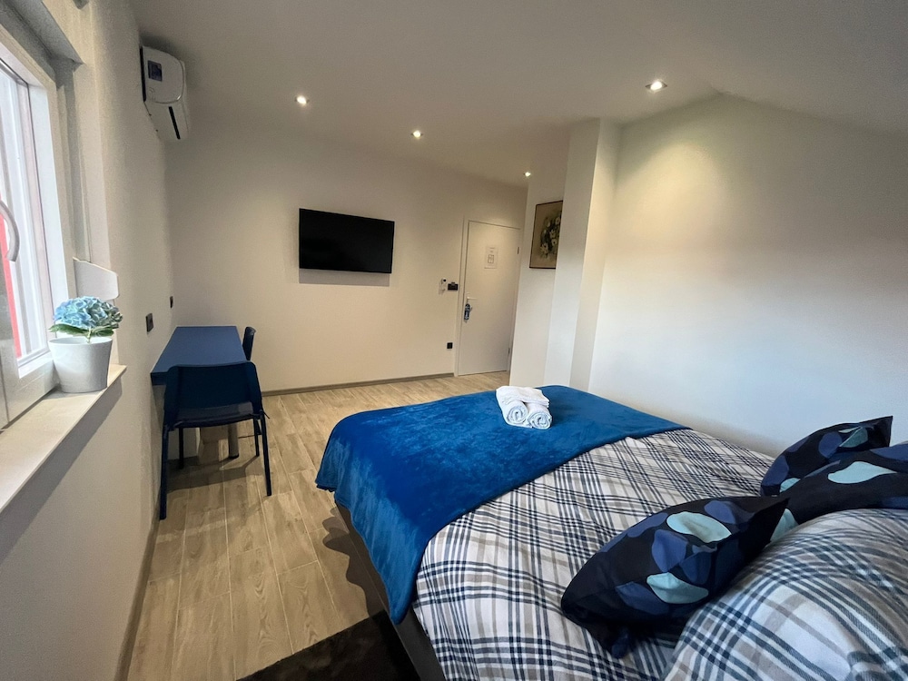 Economy Room photo 3