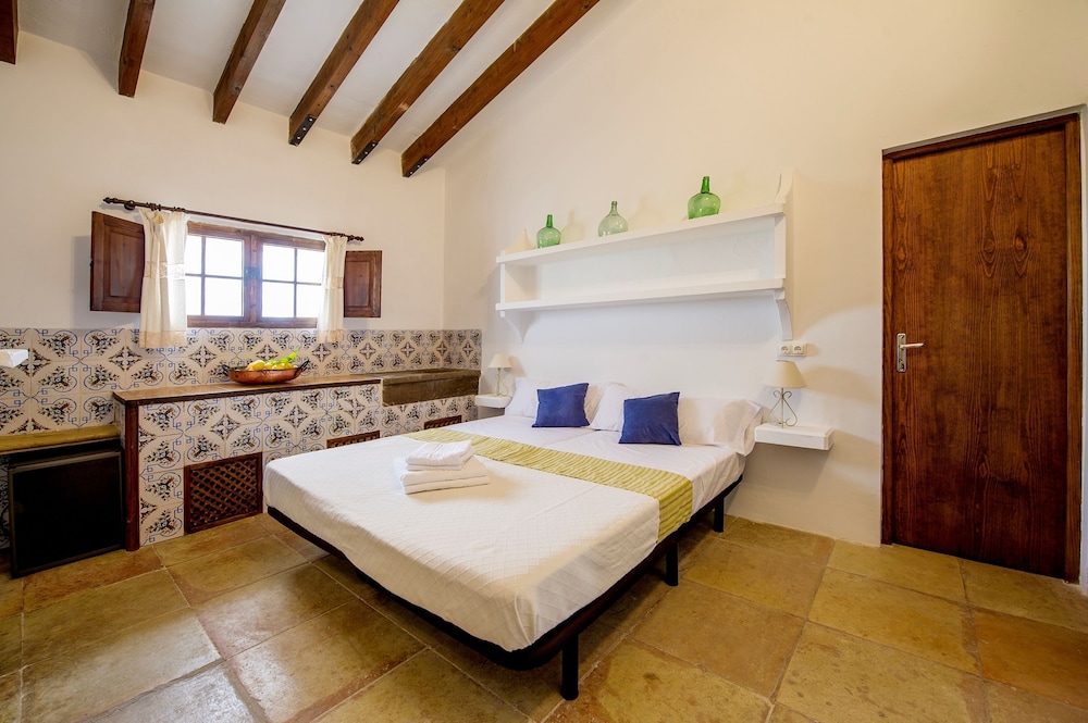 Traditional Double Room, 1 Bedroom, Non Smoking photo 2