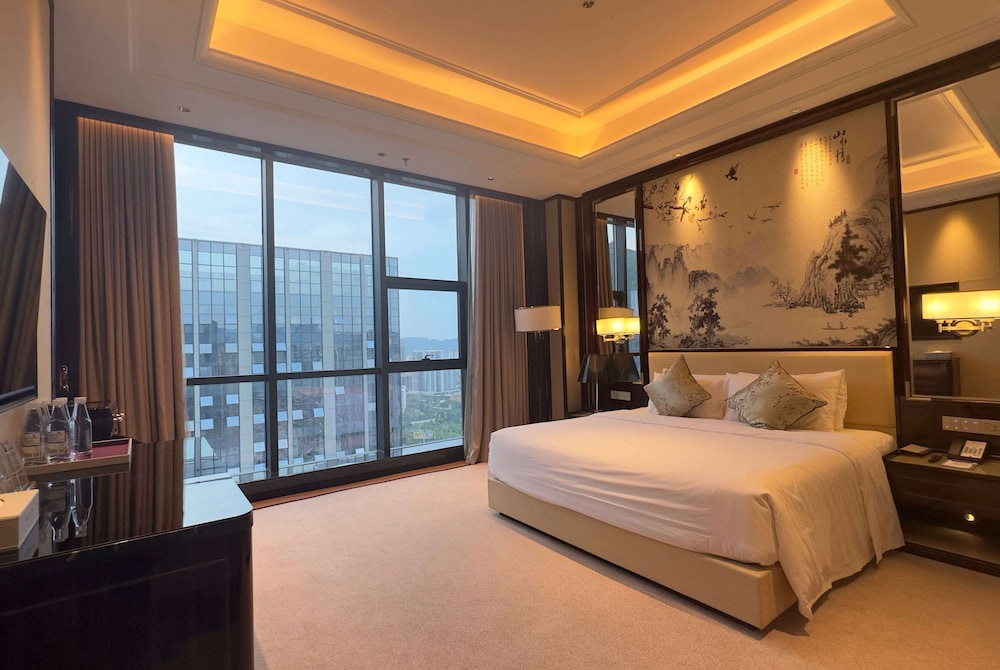 Deluxe Suite (Club) - Photo 2