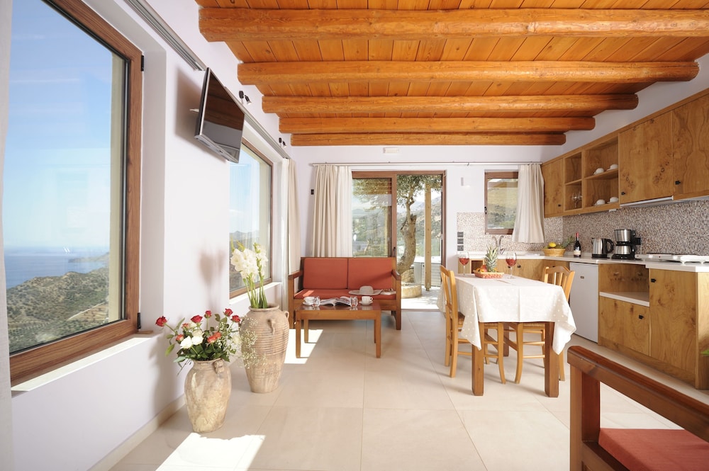 Deluxe Suite, 1 Bedroom, Jetted Tub, Sea View (Apartment) photo 3