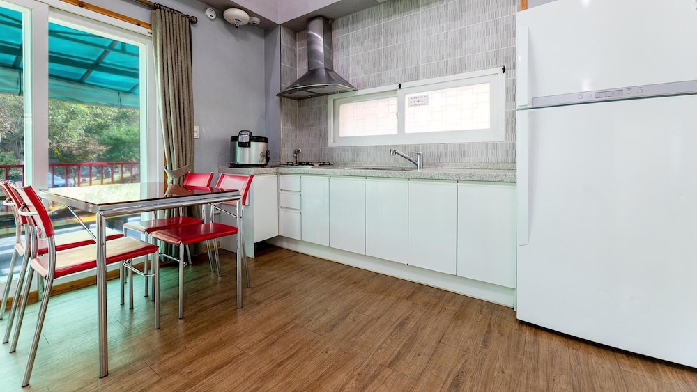 Basic Room, 2 Bedrooms (Byeolgwan2F) - Photo 13