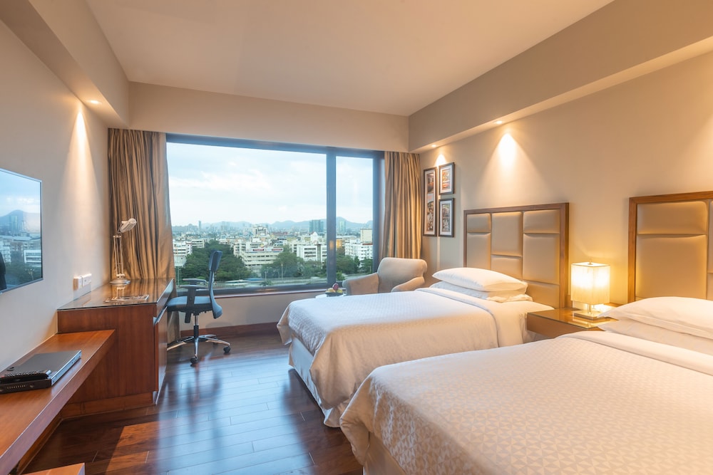 Deluxe Room, 2 Twin Beds (City View) - Photo 4