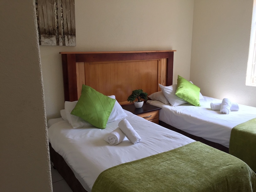 Standard Twin Room, 2 Twin Beds photo 1