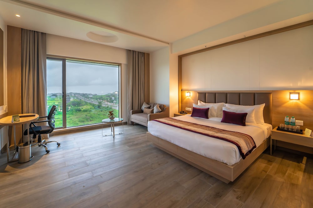 Fern Club Premium Room With Couple Bathtub