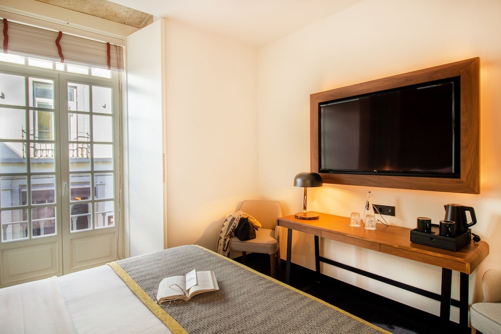 Deluxe Double Room, City View - Photo 1