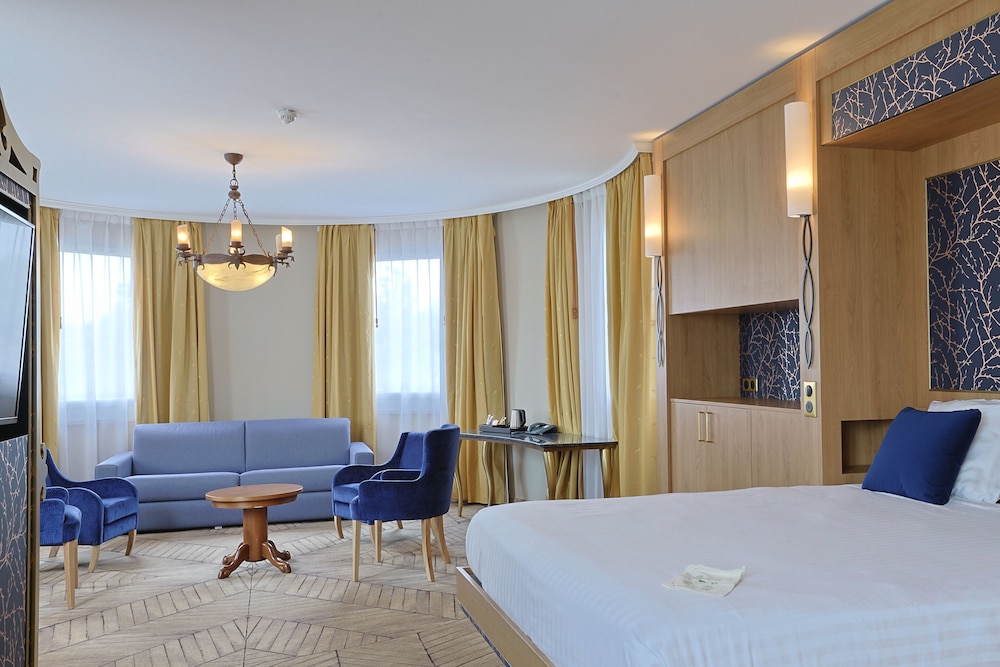 Junior Room (Junior Suite) - Photo 1