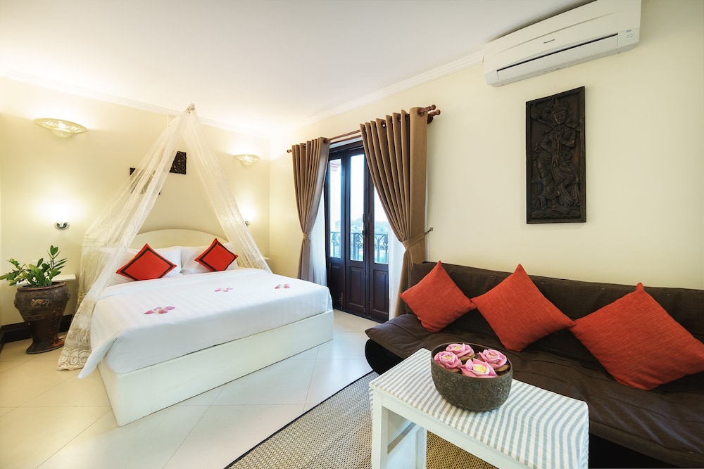 Junior Suite with Private Balcony - Free Pick Up