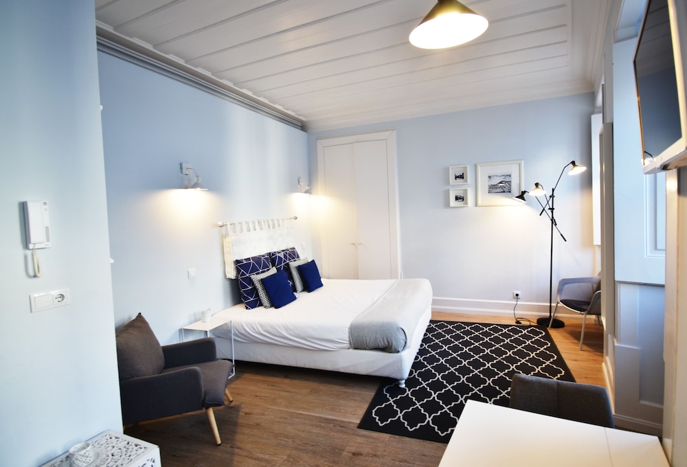 Deluxe Studio Suite