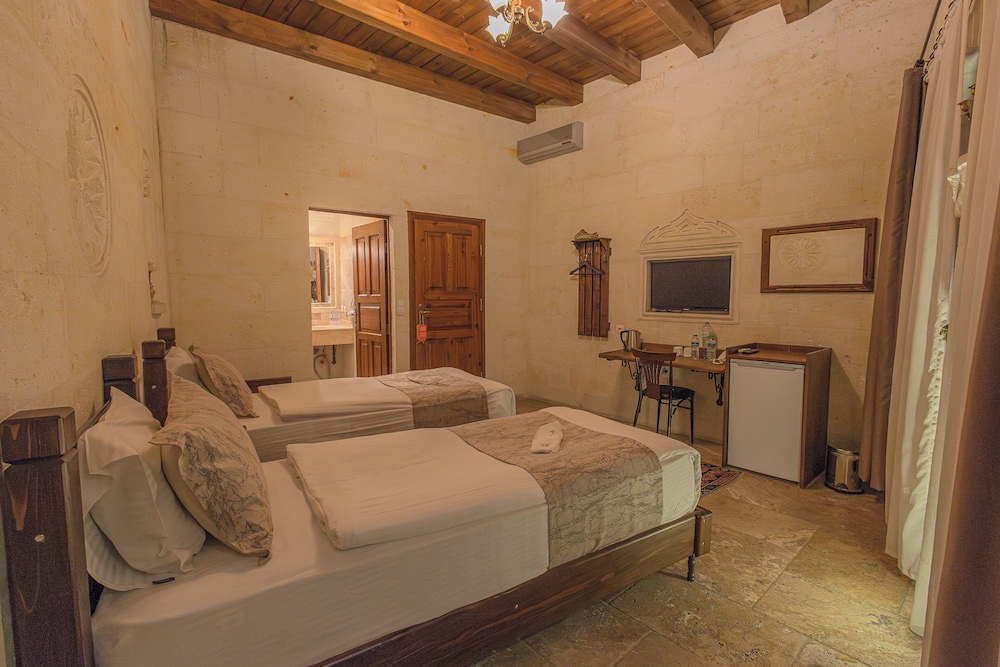 Comfort Twin Room, City View photo 3