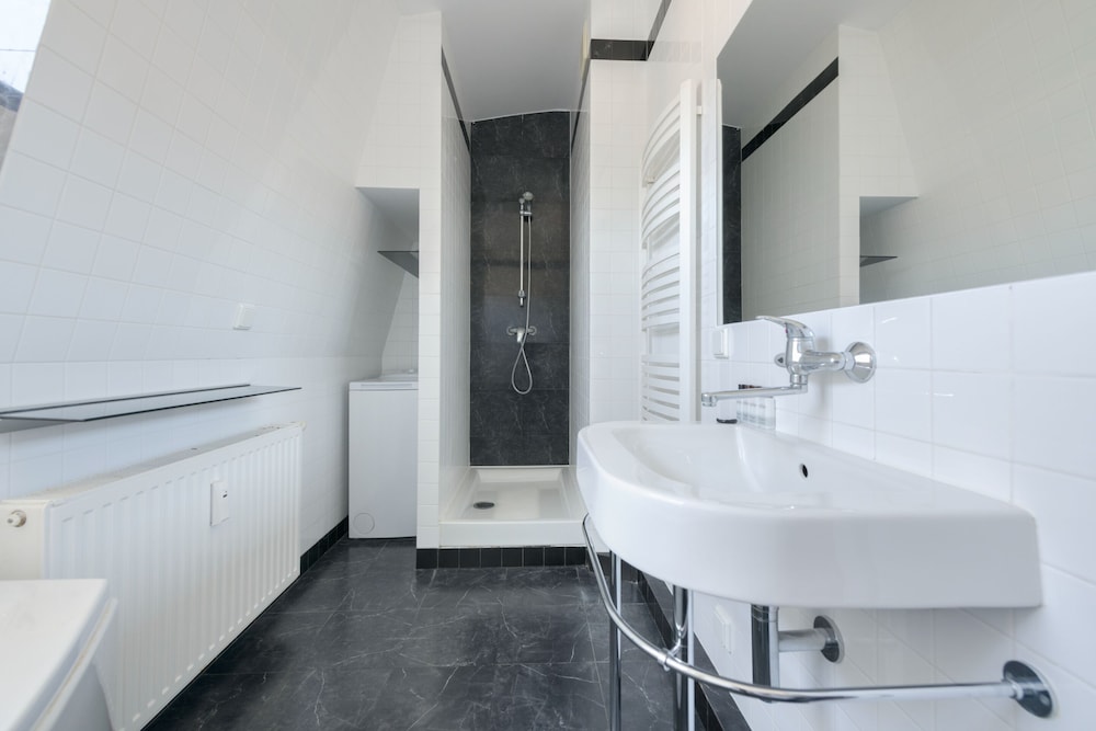 Grand Apartment, 1 Bedroom, Balcony, Courtyard View photo 2