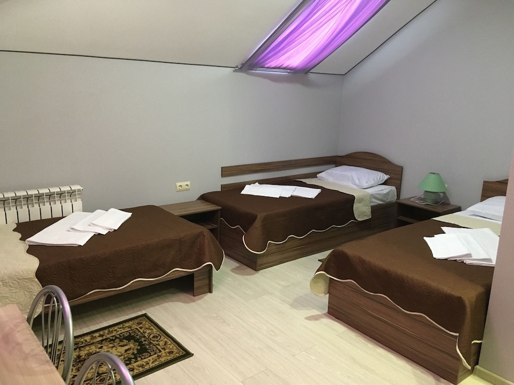 Basic Triple Room, 3 Twin Beds, Non Smoking photo 1