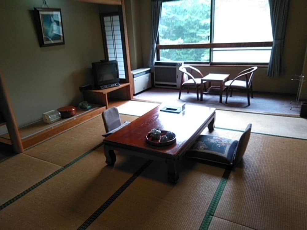 Japanese Room - Quadruple, Smoking