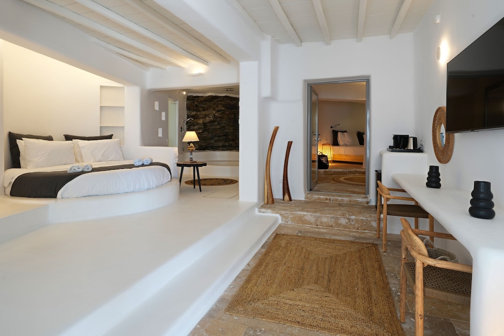 Three-Bedroom Suite with Spa Bath
