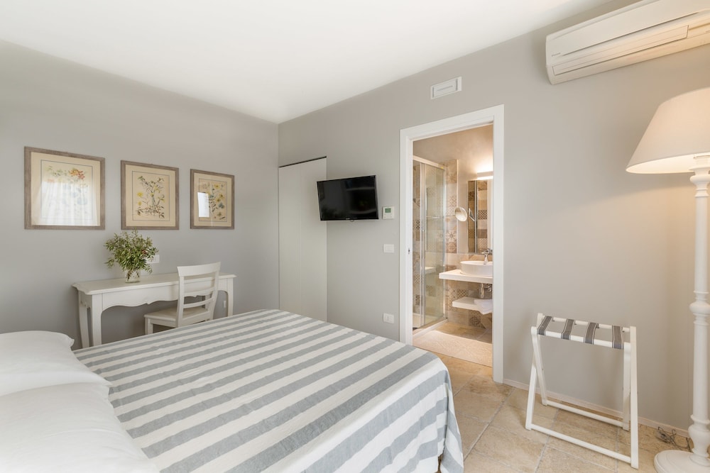 Superior Double Room, Vineyard View photo 3