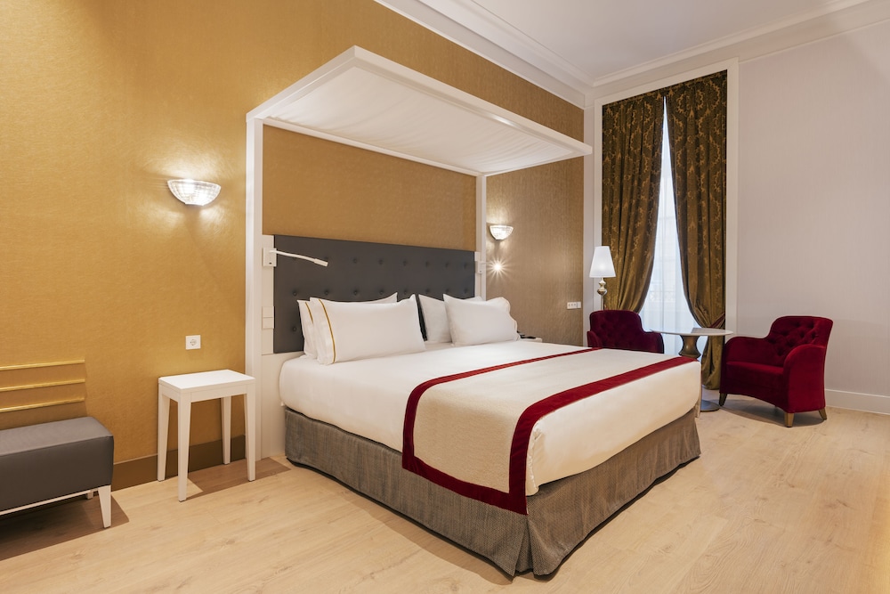 Classic Double or Twin Room