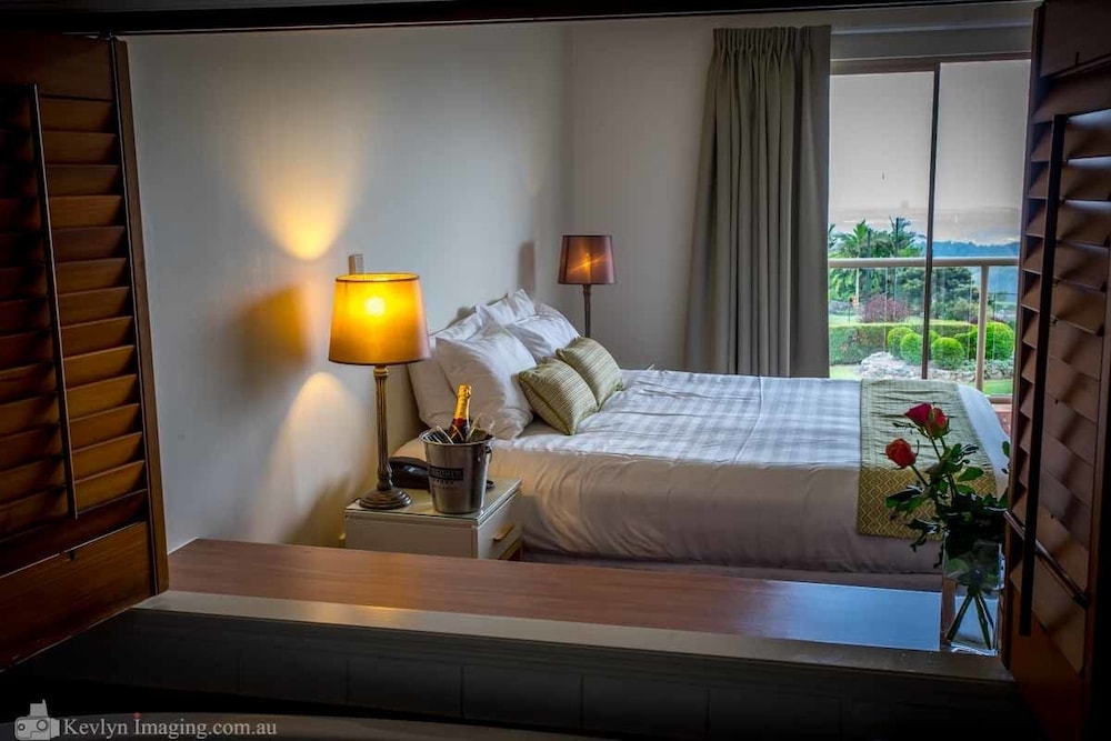 Deluxe Spa Room