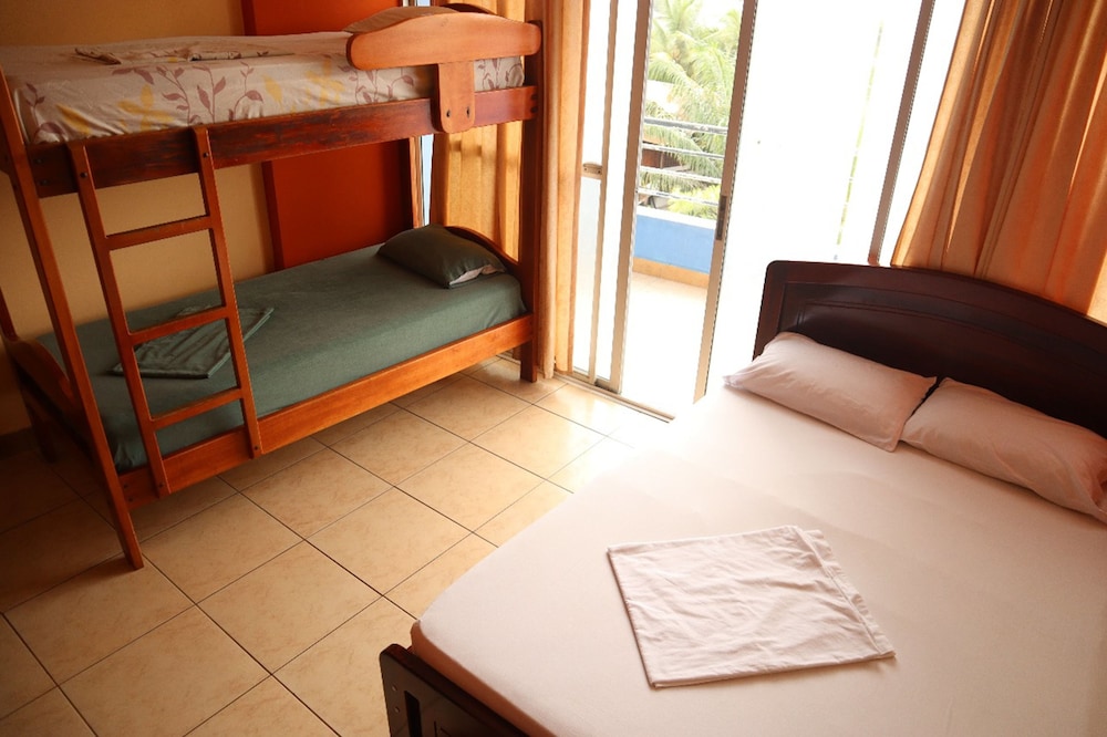 Quadruple Room, Multiple Beds photo 2