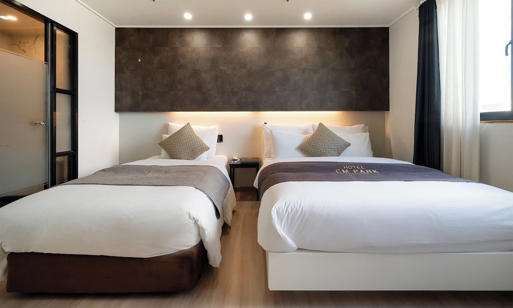 Suite - Photo 15