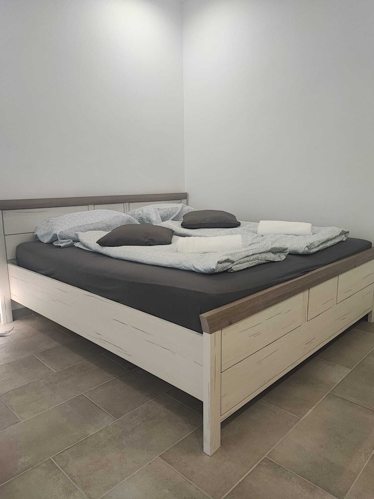 Basic Apartment