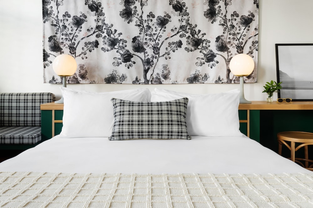 Superior Room, 1 King Bed - Photo 8