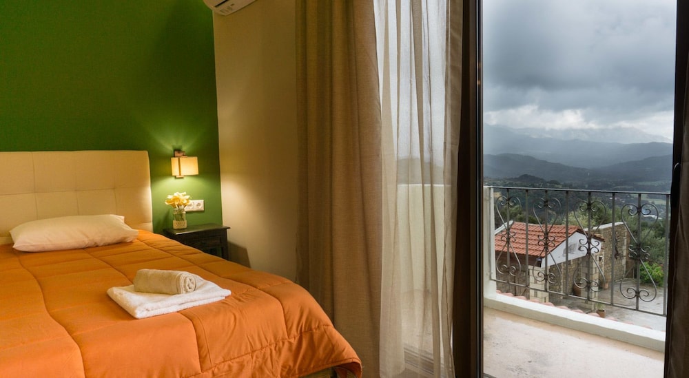 Comfort Double Room, Balcony (Kedros) photo 2