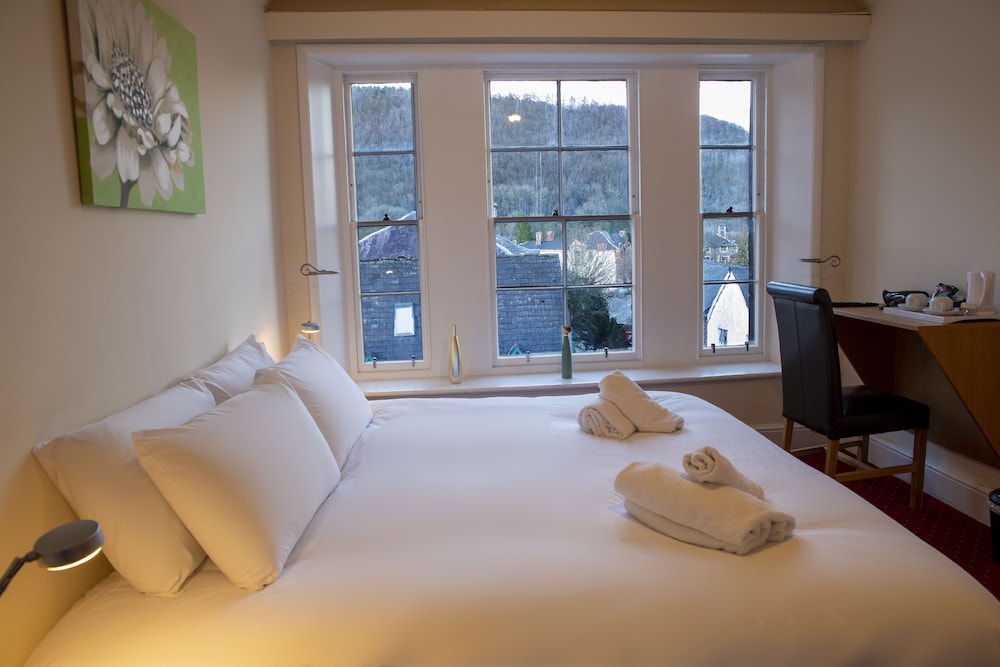 Deluxe Room, 1 Queen Bed photo 3