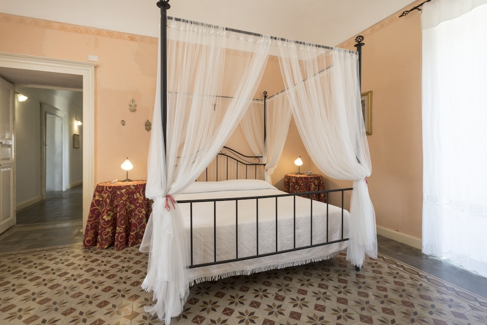 Exclusive Villa, 6 Bedrooms photo 3