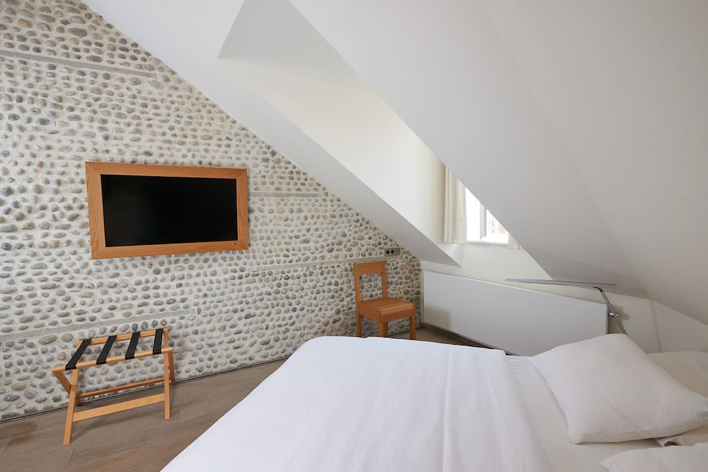 Room (6) photo 1