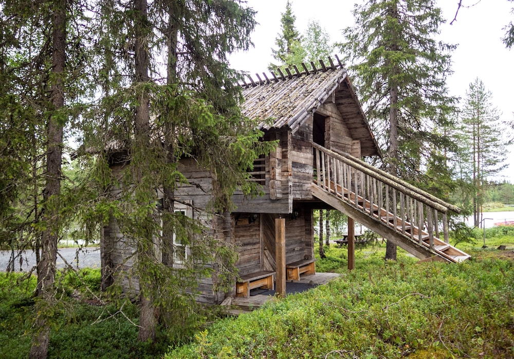 Economy Tree House photo 1