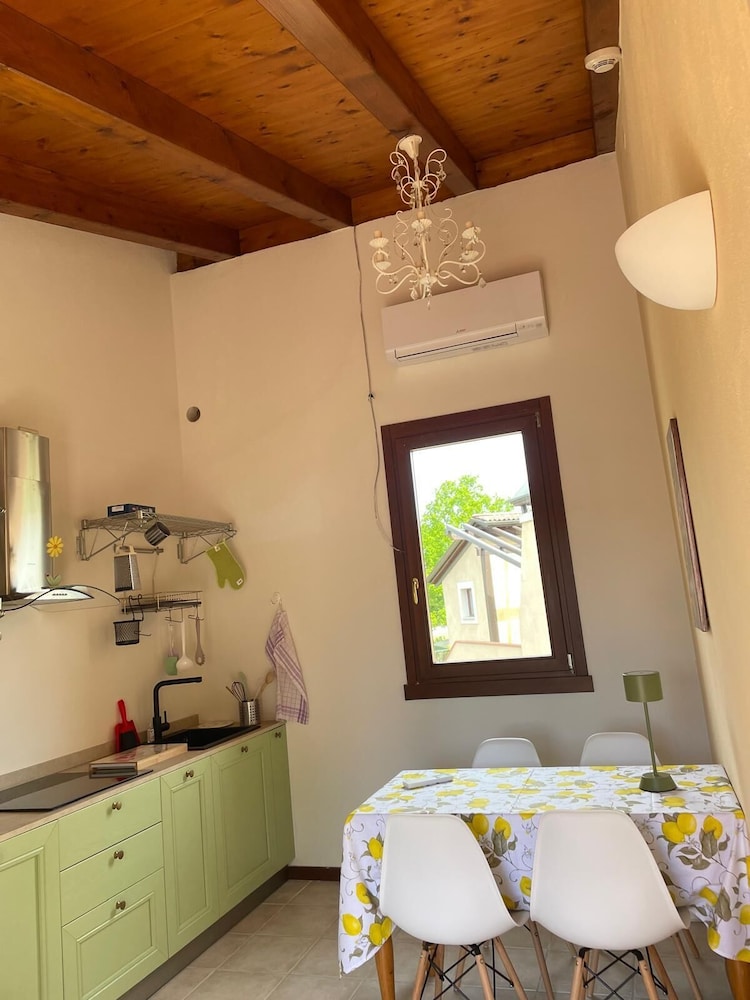 Classic Apartment, 1 Bedroom, Balcony photo 2