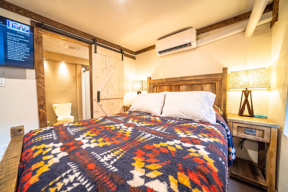 Double Room, Ensuite, Mountain View (Room 11 Miners Suite)