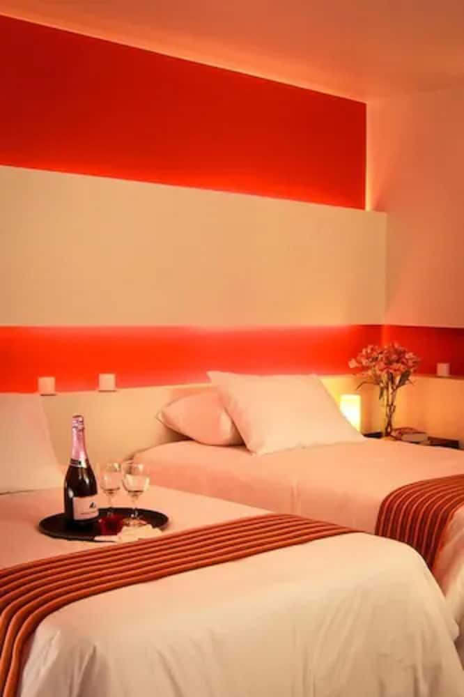 Classic Double Room (Low Ceiling) photo 3