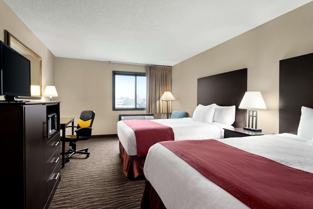 Room, 2 Queen Beds, Non Smoking photo 1