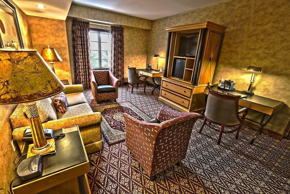 Suite, 2 Double Beds, Non Smoking photo 1