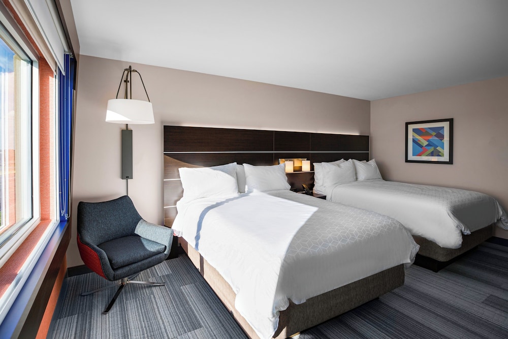 Standard Room, 2 Queen Beds (Communications) - Photo 3