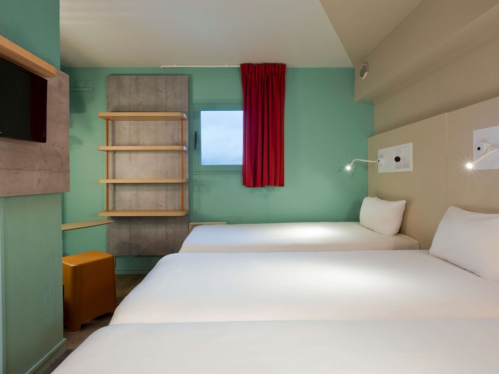 Triple Room with tree single beds - Photo 3
