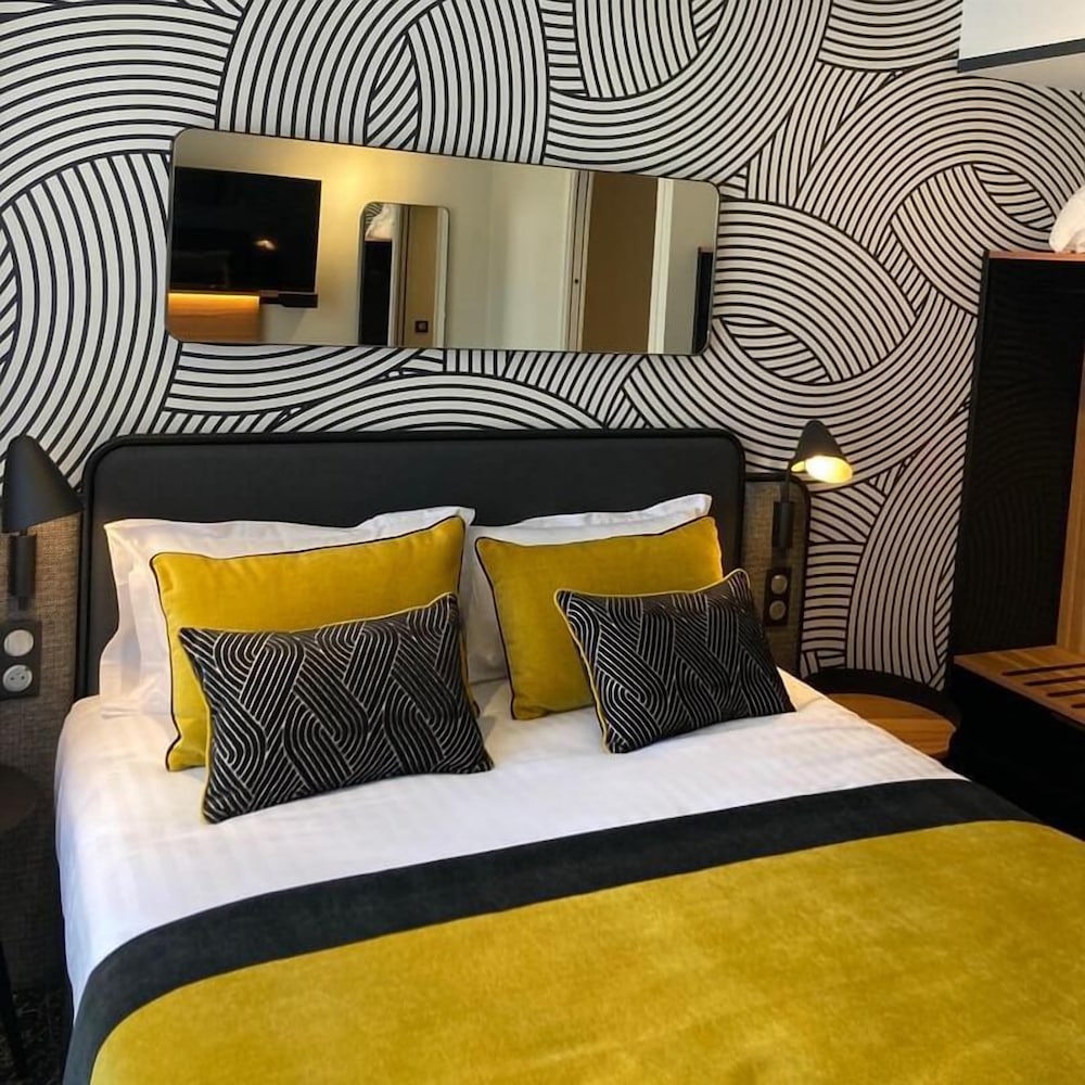 Superior Quadruple Room (Newly Renovated) - Photo 2