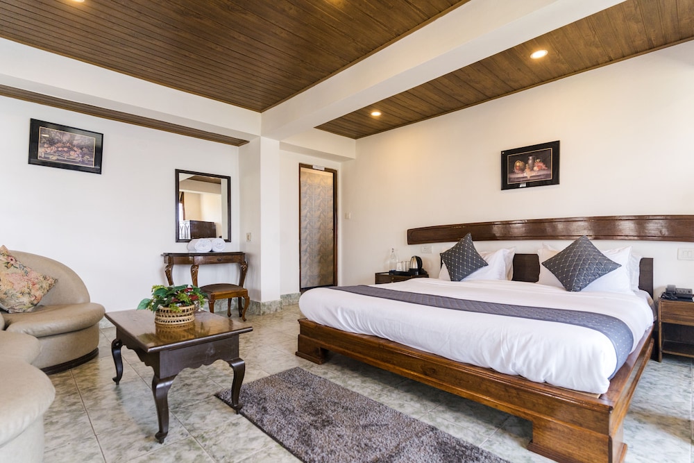 Executive Room - Photo 51