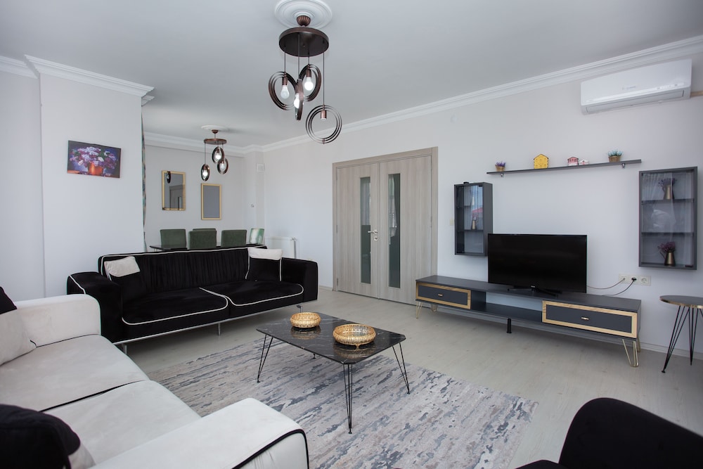 Deluxe Apartment, City View photo 2